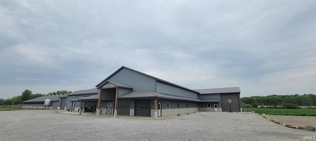 Horse barn and arena at 5499 State Road 1 Saint Joe Indiana auction